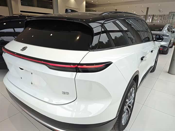 Фото 7 - Nio ES6