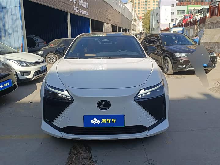 Фото 2 - Lexus RZ