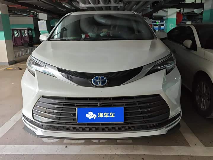 Фото 2 - Toyota Sienna