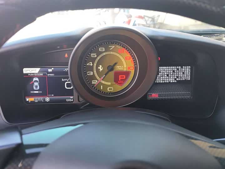 Фото 4 - Ferrari F8