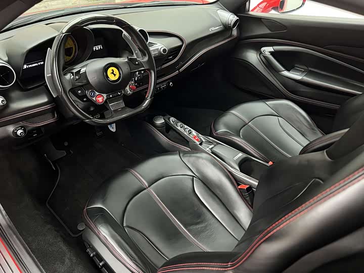 Фото 6 - Ferrari F8