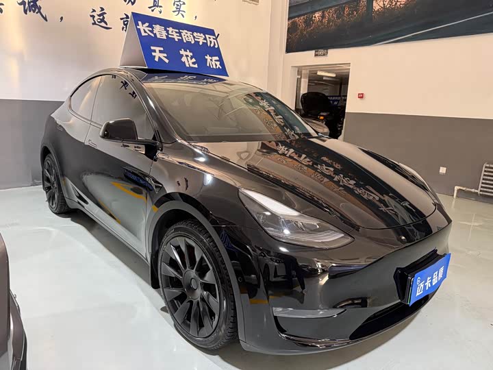 Фото 3 - Tesla Model Y