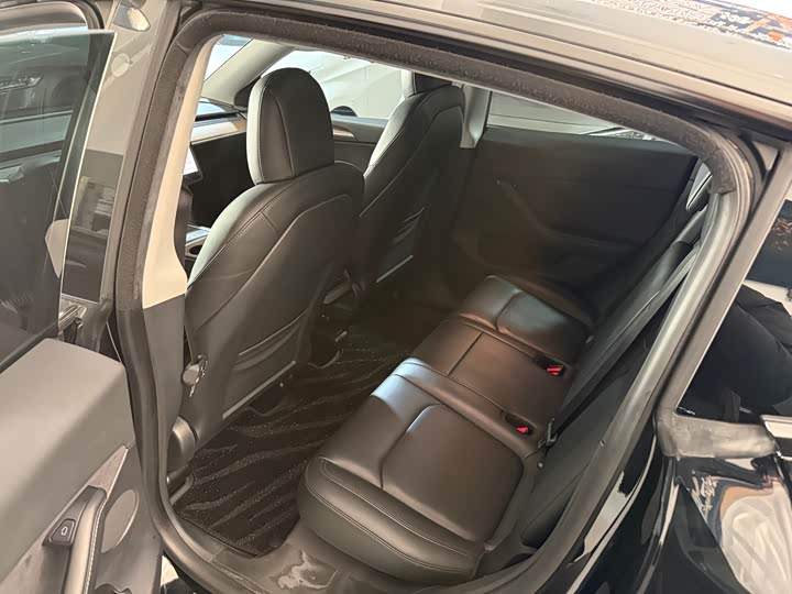 Фото 6 - Tesla Model Y