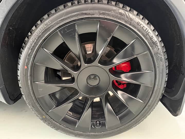 Фото 7 - Tesla Model Y