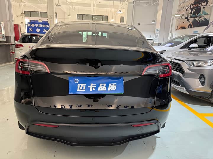 Фото 8 - Tesla Model Y