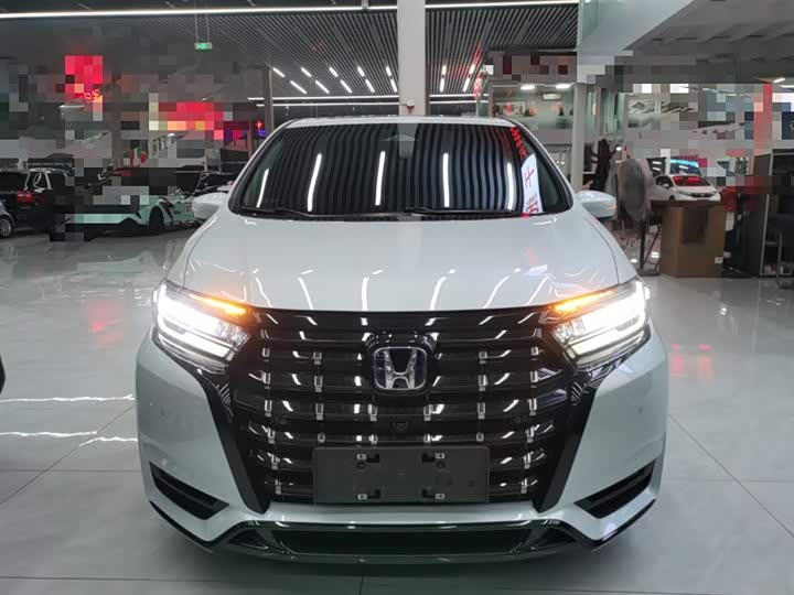 Фото 3 - Honda Elysion