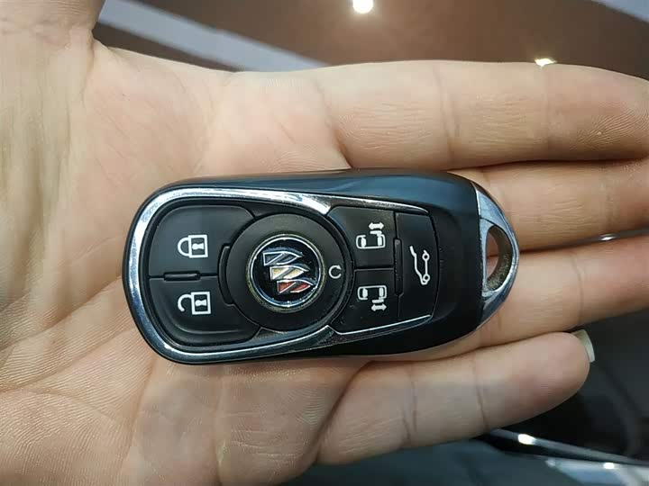 Фото 9 - Buick GL8 ES