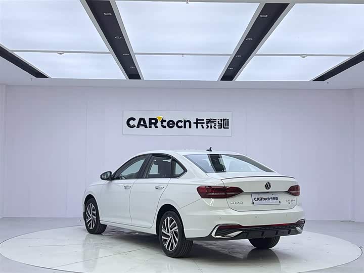 Фото 3 - Volkswagen Lavida