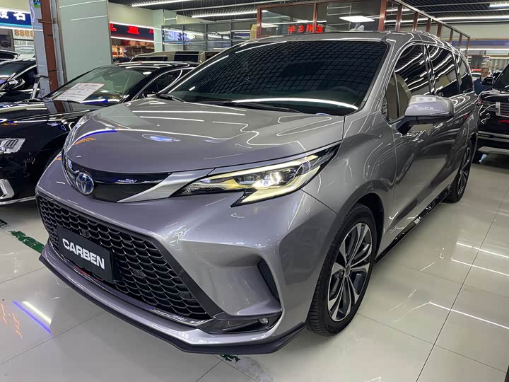 Фото 1 - Toyota Granvia