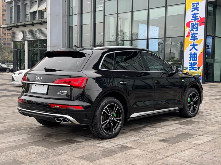 Фото 4 - Audi Q5L
