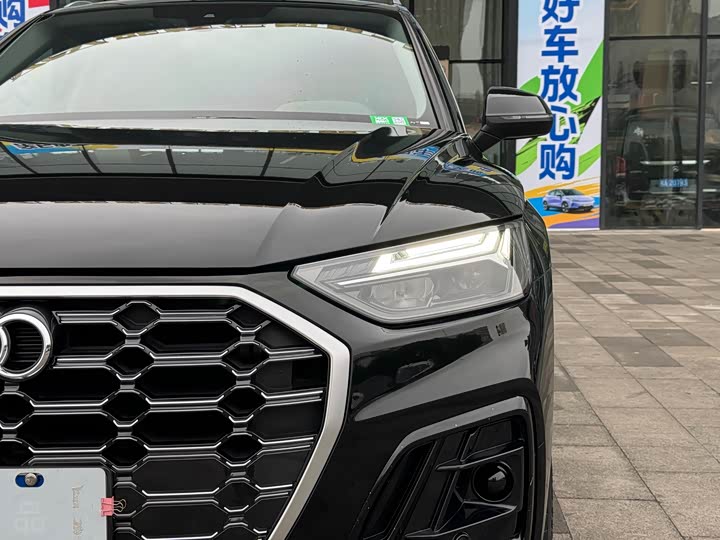 Фото 8 - Audi Q5L