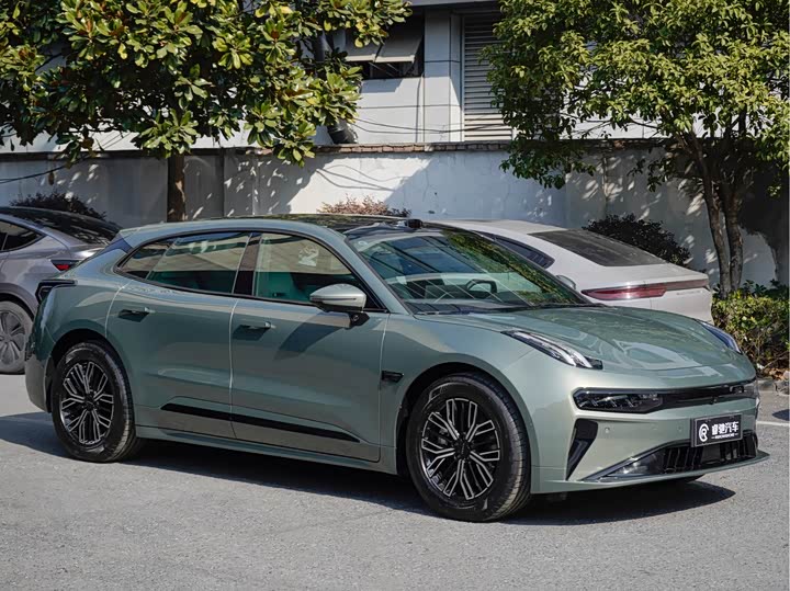 Фото 3 - Zeekr 001