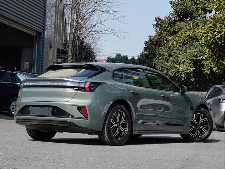 Фото 5 - Zeekr 001