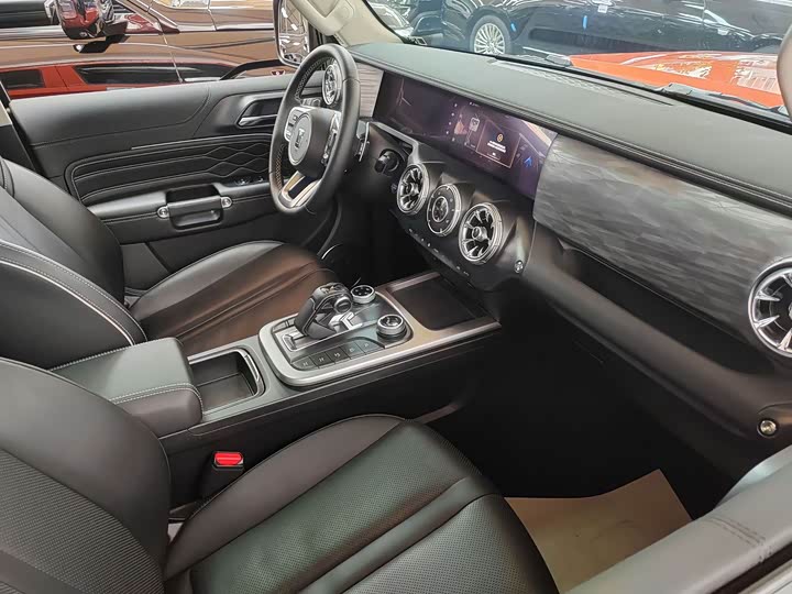 Фото 5 - Tank 300