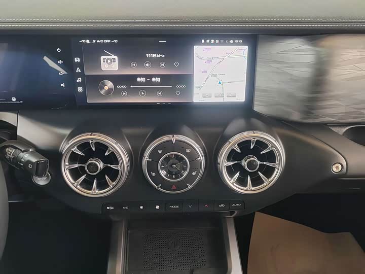 Фото 8 - Tank 300