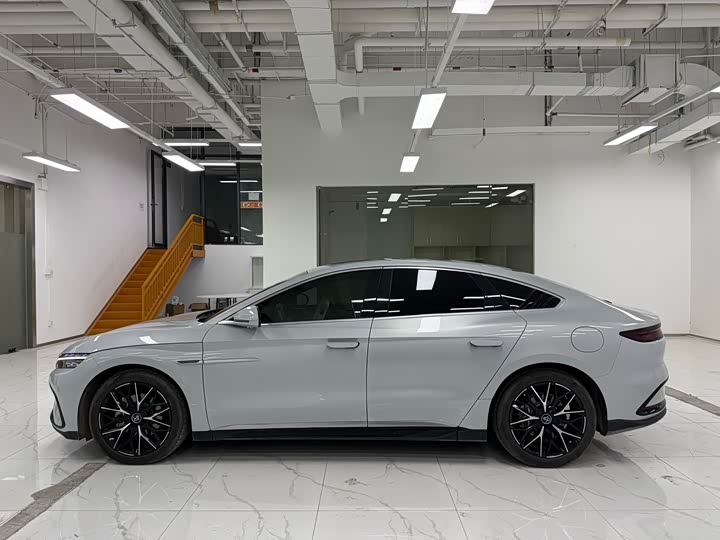 Фото 3 - BYD Han