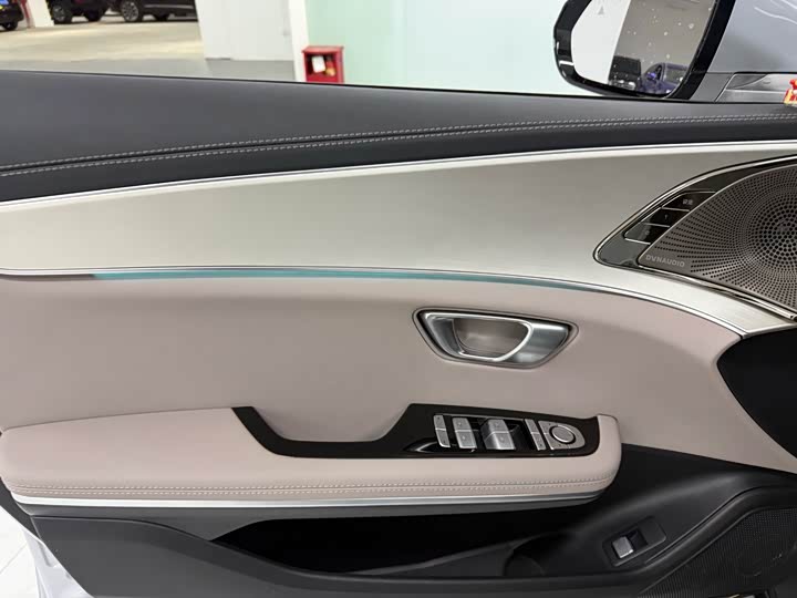 Фото 9 - BYD Han