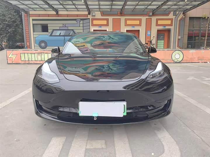 Фото 2 - Tesla Model 3