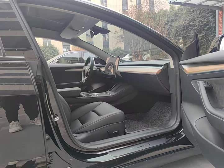 Фото 7 - Tesla Model 3