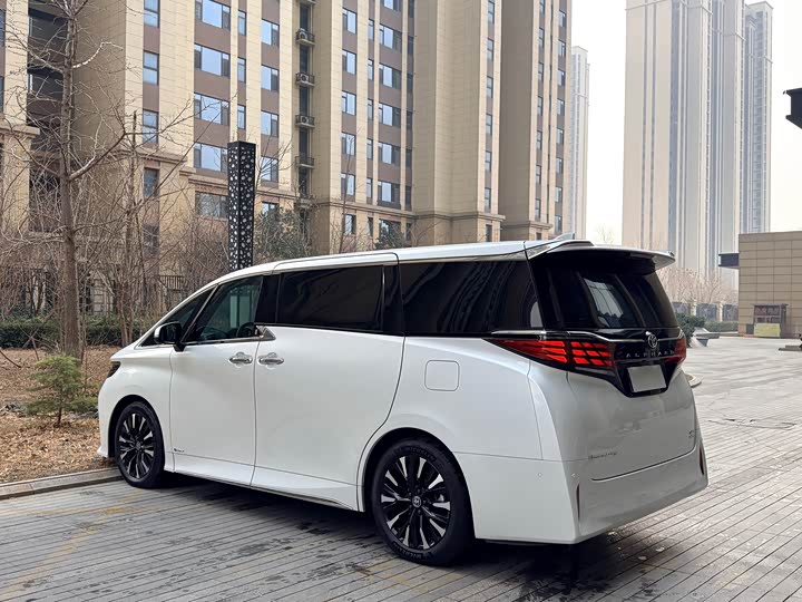 Фото 4 - Toyota Alphard