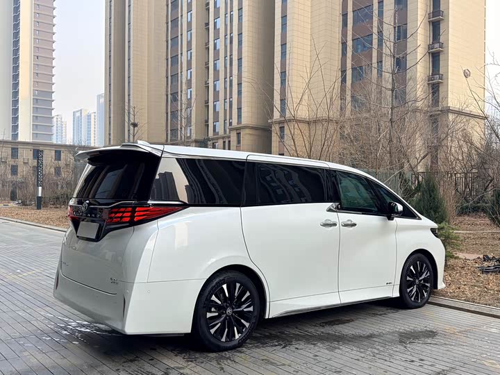 Фото 6 - Toyota Alphard