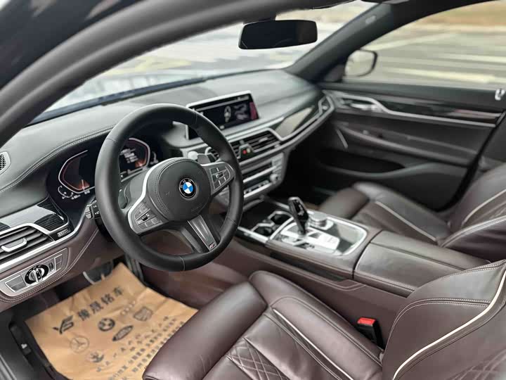 Фото 4 - BMW 7 Series