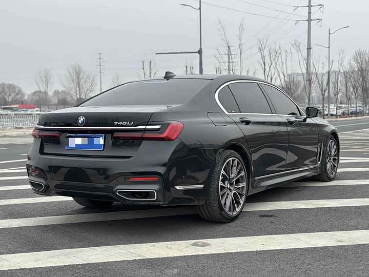 Фото 8 - BMW 7 Series