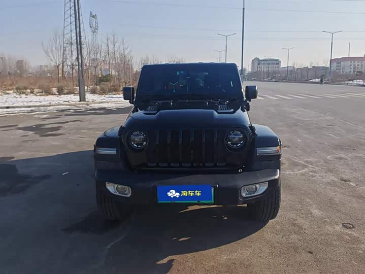 Фото 2 - Jeep Wrangler Hybrid
