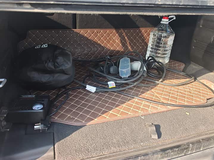 Фото 4 - Jeep Wrangler Hybrid