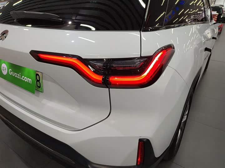 Фото 8 - Nio ES6