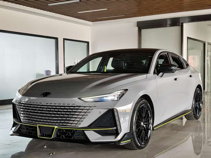 Фото 1 - Changan UNI-V