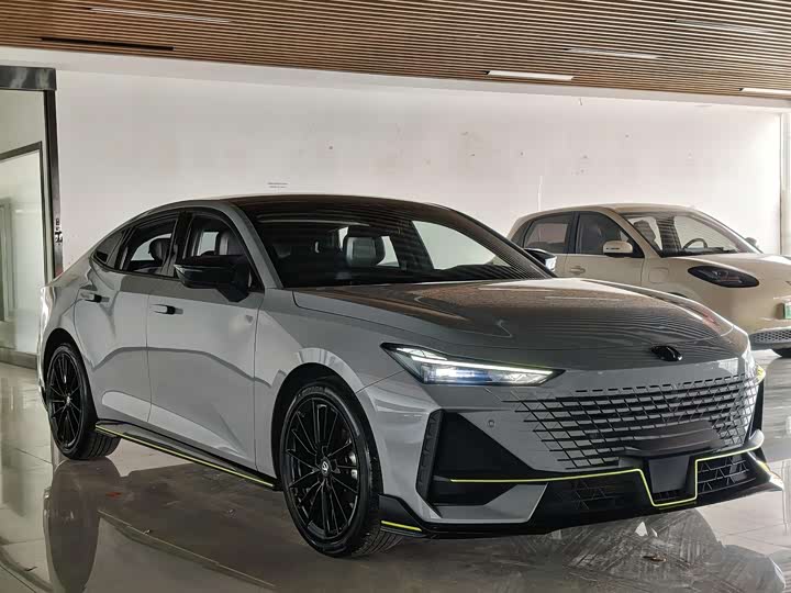 Фото 3 - Changan UNI-V