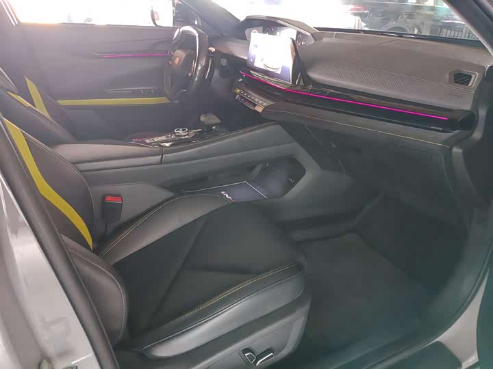 Фото 9 - Changan UNI-V