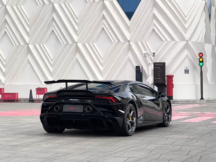 Фото 5 - Lamborghini Huracán