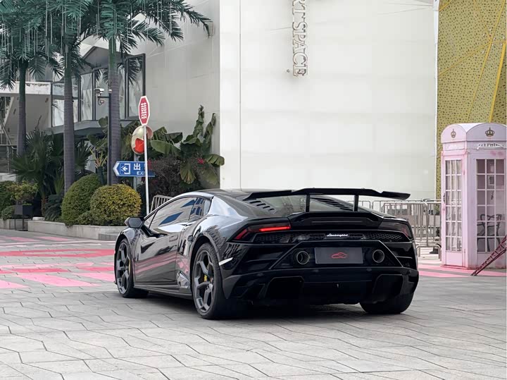 Фото 6 - Lamborghini Huracán
