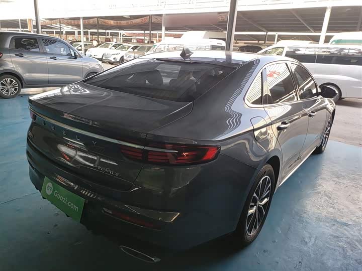 Фото 7 - Geely Preface