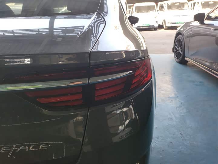 Фото 8 - Geely Preface