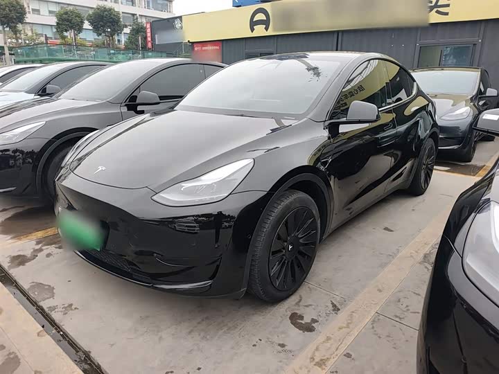 Фото 1 - Tesla Model Y
