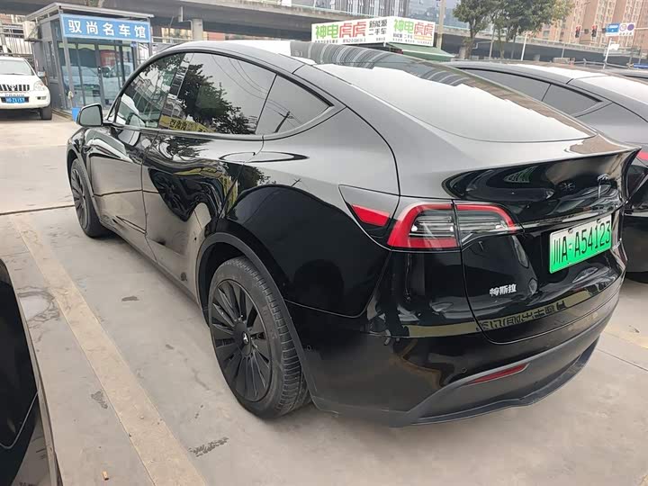 Фото 5 - Tesla Model Y