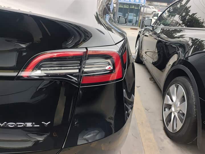 Фото 8 - Tesla Model Y