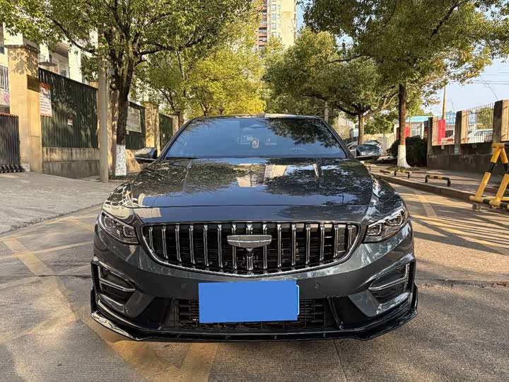 Фото 2 - Geely Preface