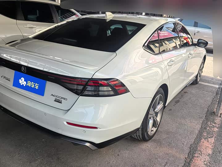 Фото 3 - Honda Accord