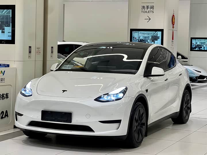 Фото 1 - Tesla Model Y