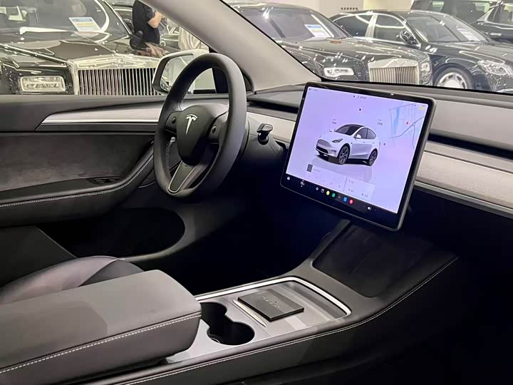 Фото 8 - Tesla Model Y