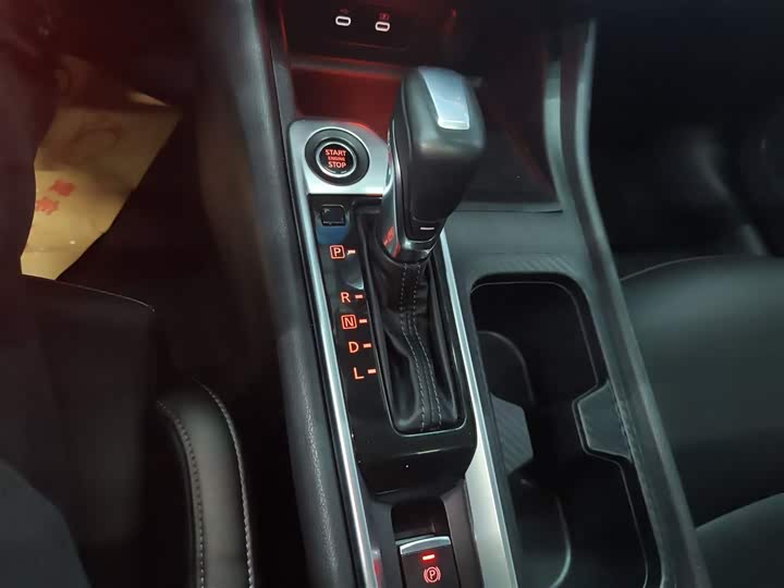 Фото 7 - Nissan Sylphy