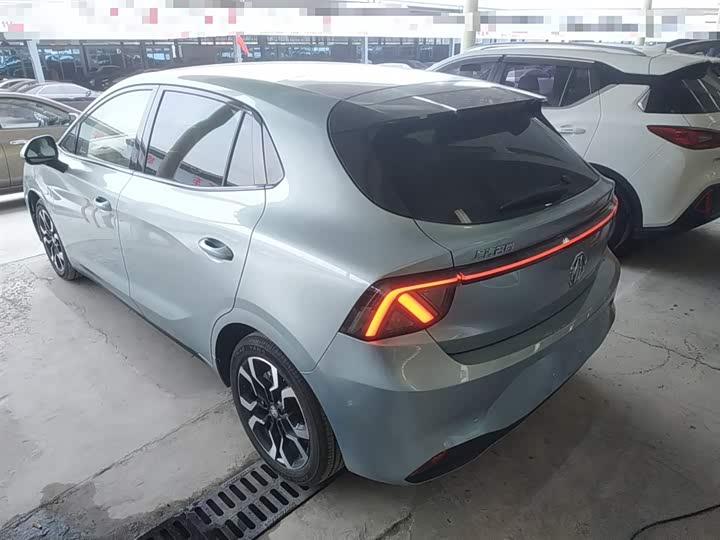 Фото 5 - MG Motor 4 EV