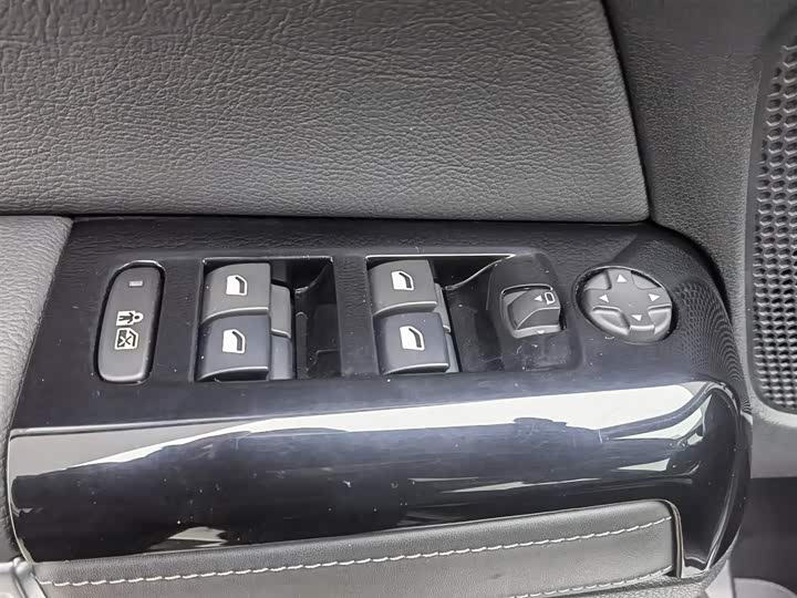 Фото 9 - Citroen C6