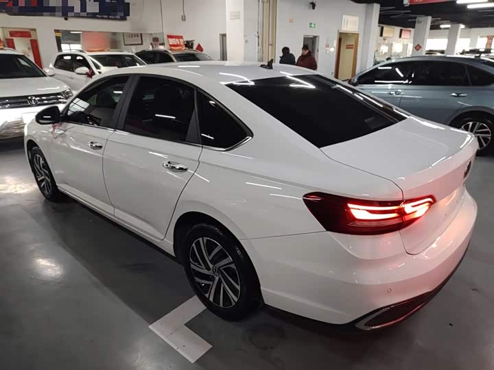 Фото 5 - Volkswagen Lavida