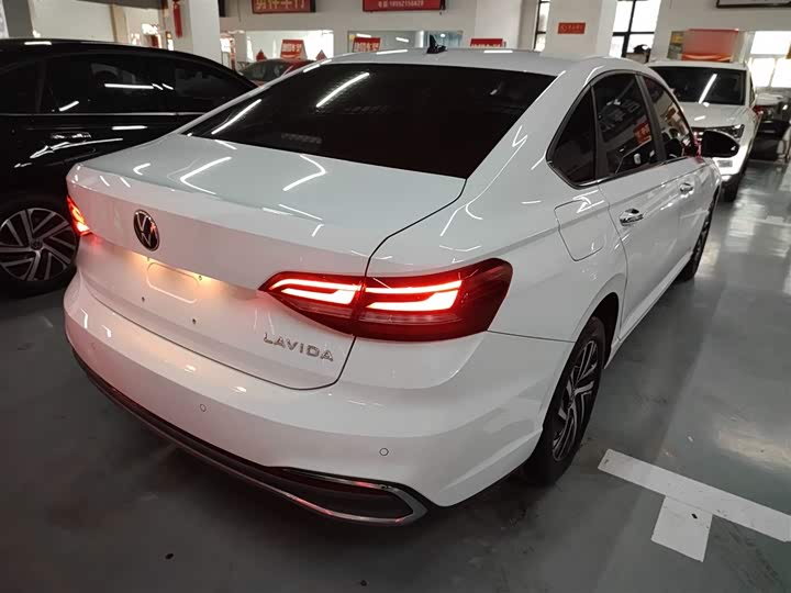 Фото 7 - Volkswagen Lavida