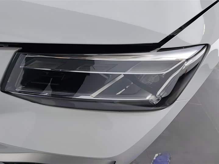 Фото 5 - Audi Q2L